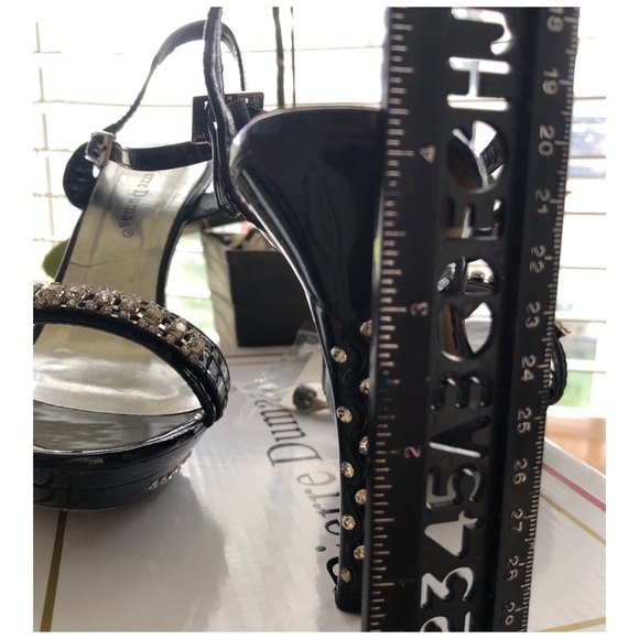 Pierre Dumas โฅ๏ธ Patent Leather High Heels - Picture 7 of 7